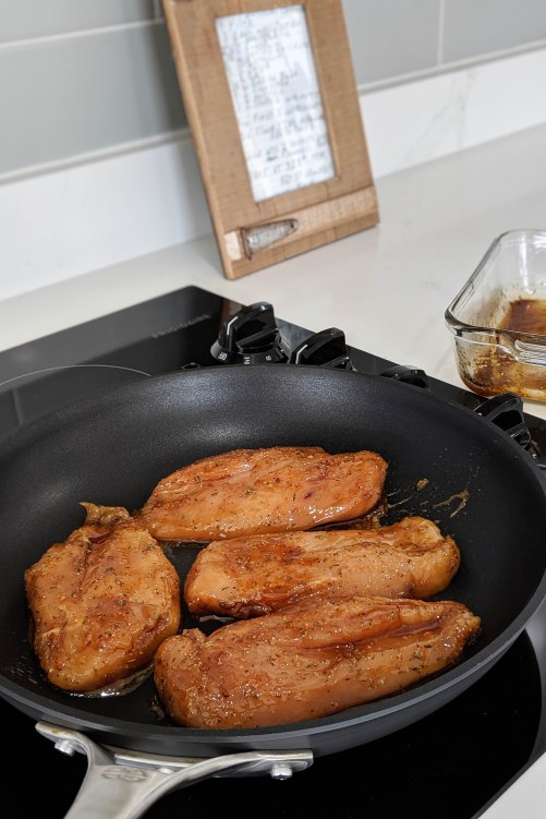 00100lPORTRAIT_00100_BURST20190811162130301_COVER