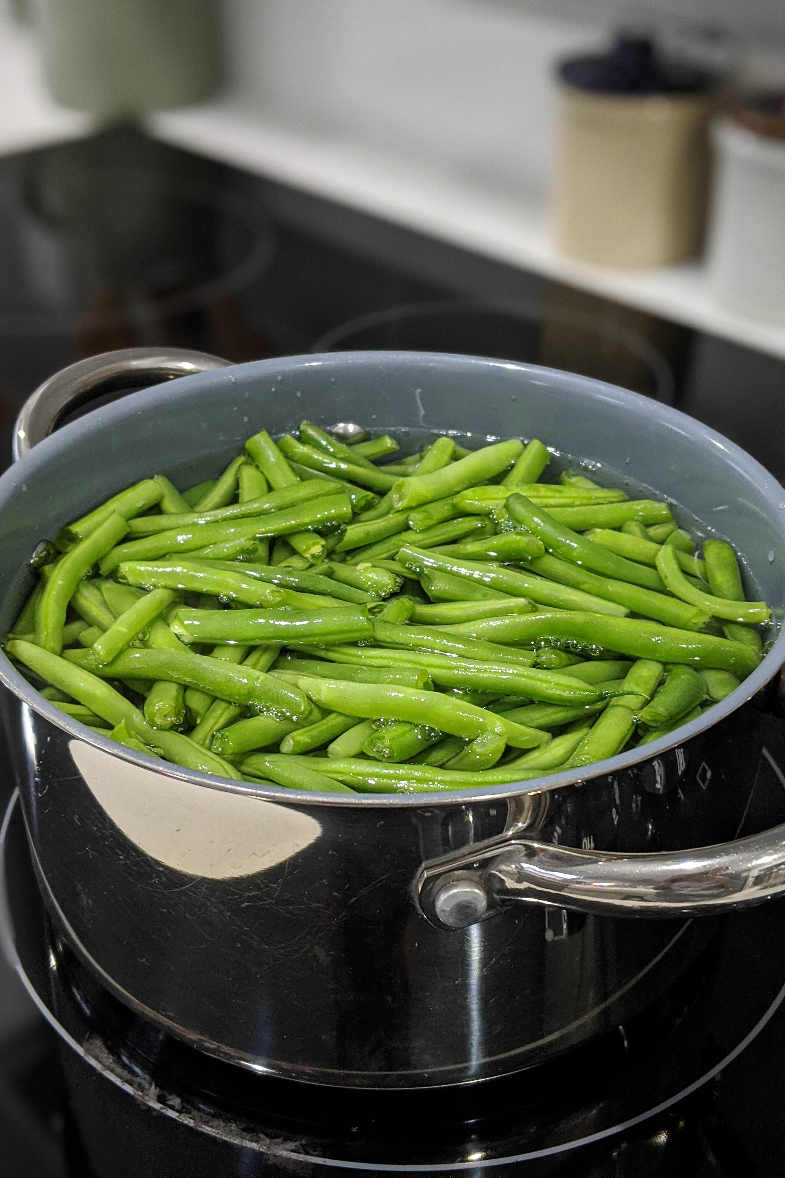 00100lrPORTRAIT_00100_BURST20191215093854627_COVER